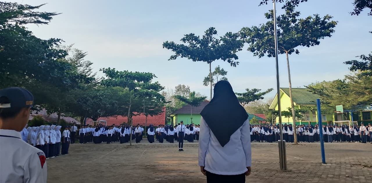 Disiplin dan Anti-Bullying Jadi Sorotan dalam Upacara MTsN 1 Way Kanan
