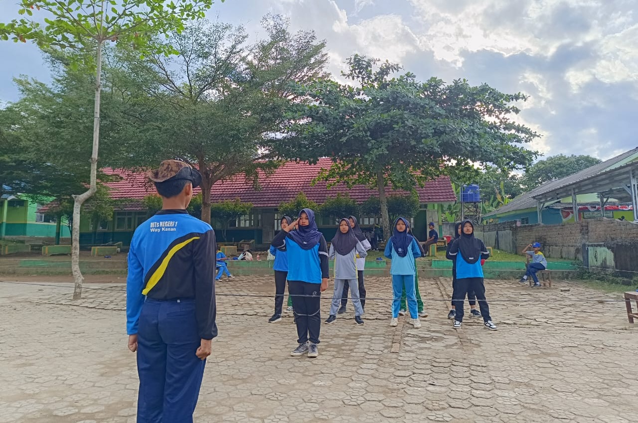 Siswa MTsN 1 Way Kanan Intensif Latihan PBB dan Joget Komando Hadapi Galang Scout Competition Ke-IV