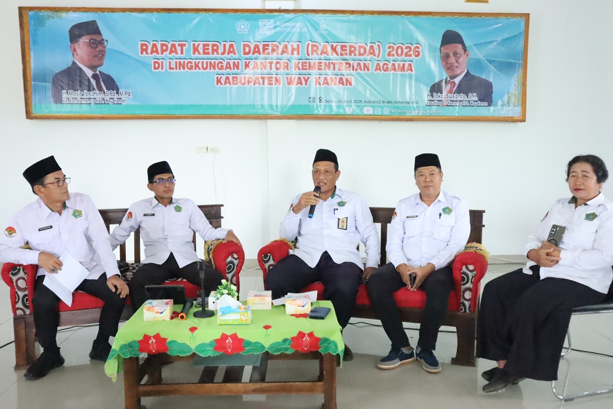 Gambar Berita: Kepala MTsN 1 Way Kanan Hadiri Rakerda Kemenag Way Kanan 2026