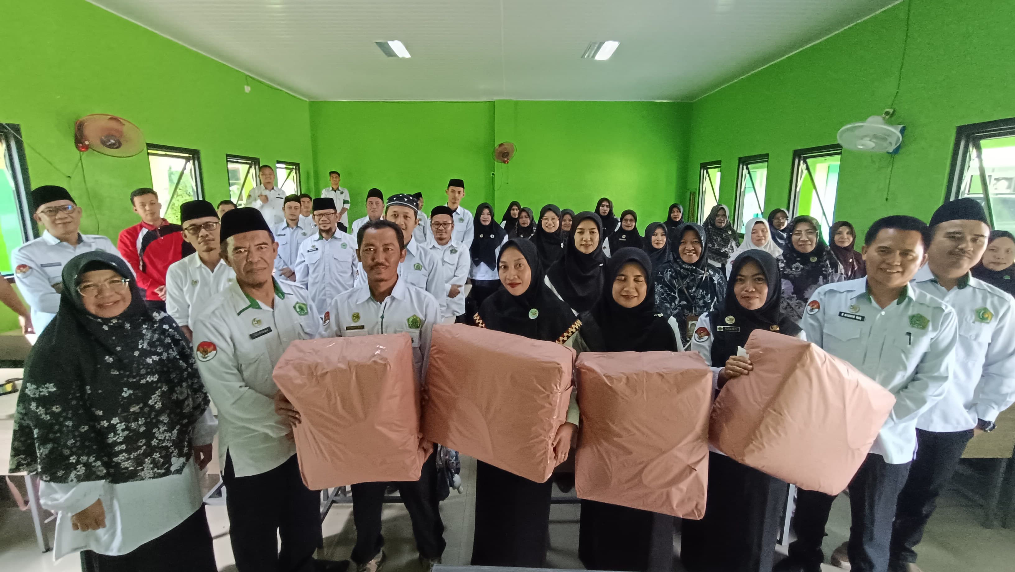 Selamat bertugas ditempat yang baru
Pak Supiyanto, Ibu Dewi Meltiya Proastuti, Rusayati, Siska Juita
Senin, 21 Juli 2025